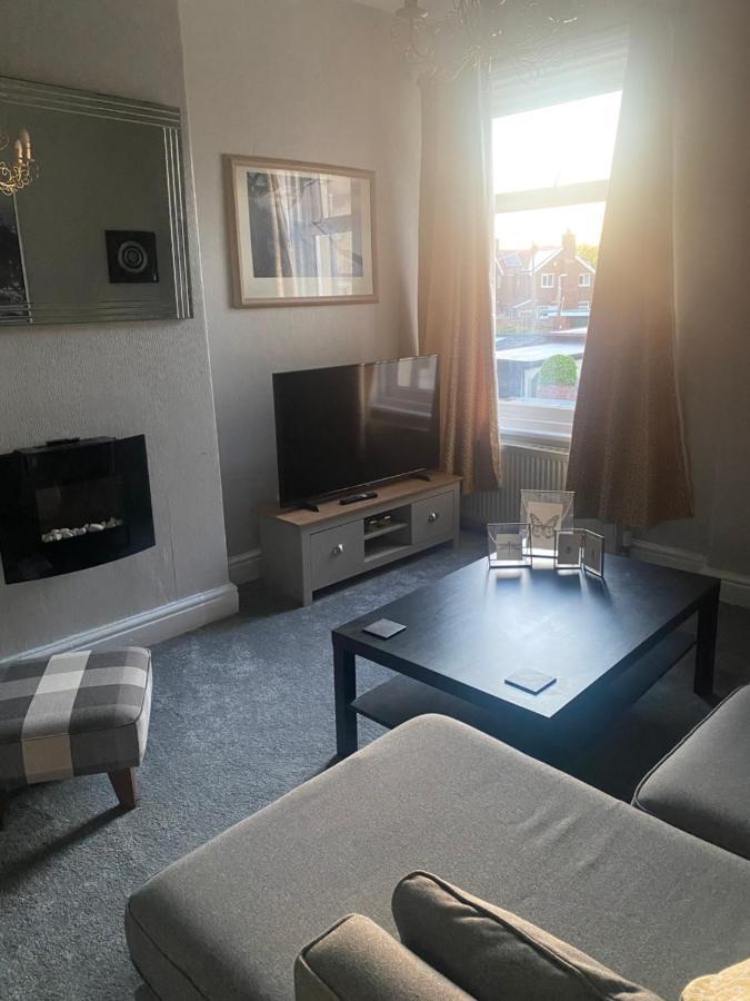 1 Bedroom Spacious Apartment Lytham St Annes Kültér fotó