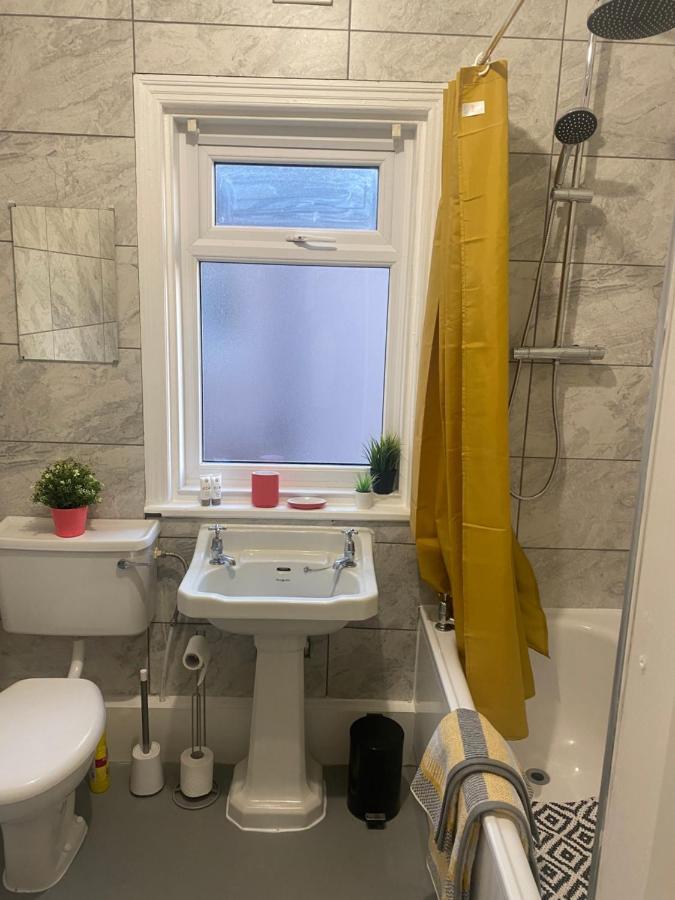 1 Bedroom Spacious Apartment Lytham St Annes Kültér fotó